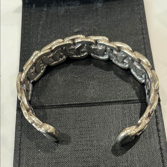 OUTRIDER HEAVY SILVER CUFF BRACELET BRAND NEW - Picture 5 of 6